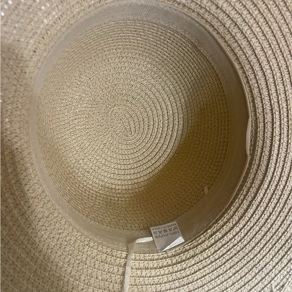 Wide brim straw pearl sun hat - Picture 3 of 3